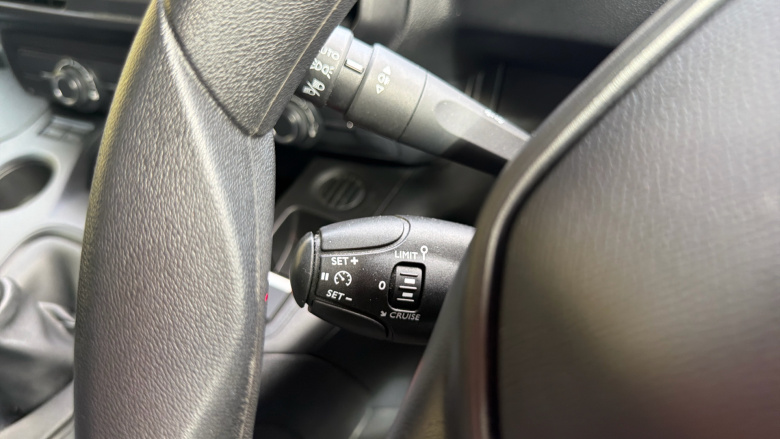 Peugeot Partner Long Diesel 950 1.5 BlueHDi 100 Professional Premium + Van